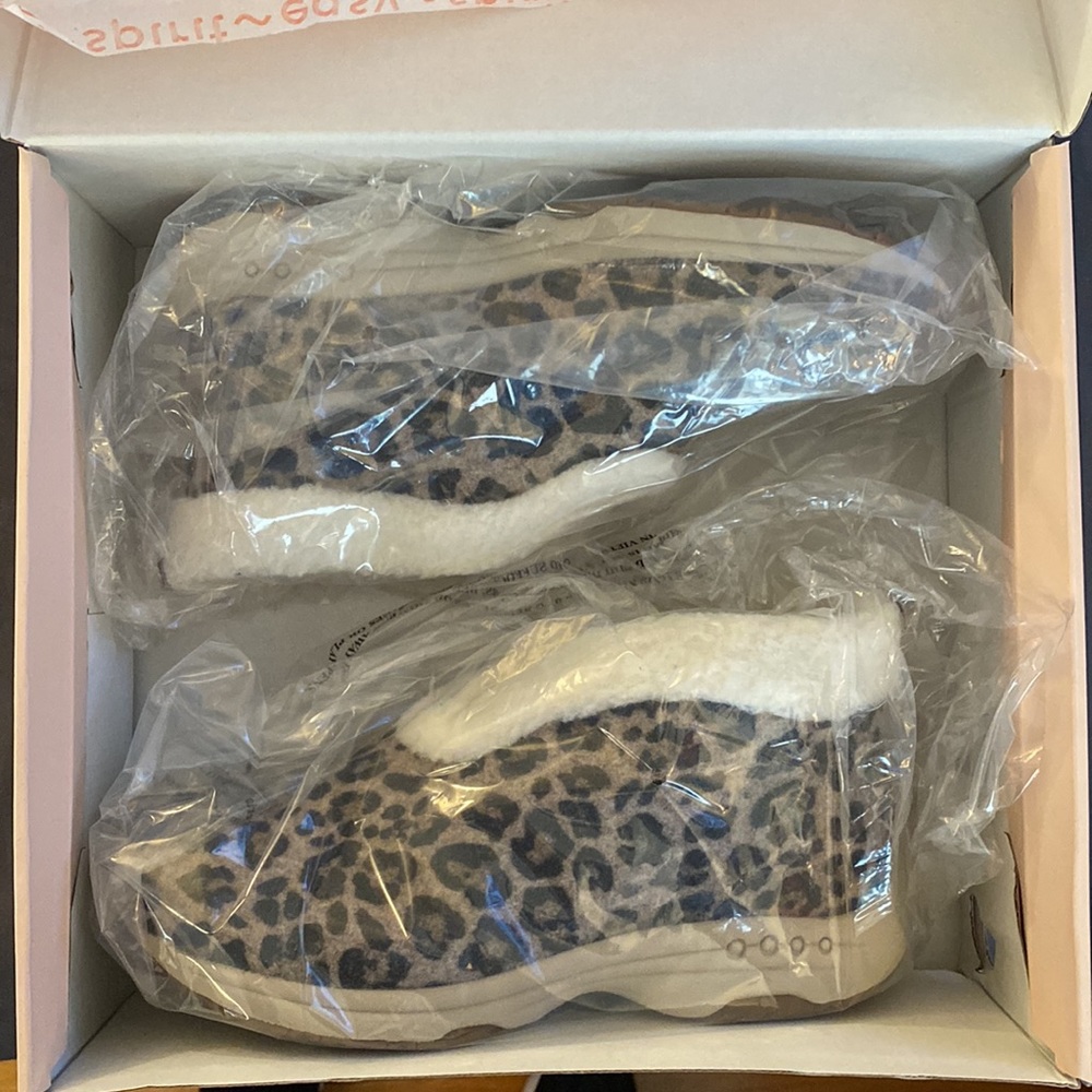 BNIB EASY SPIRIT TREEPOSE BOOTIE 8.5 WW